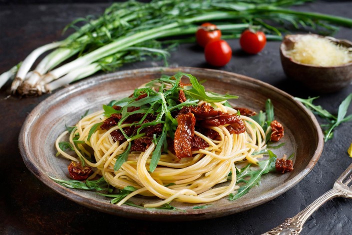 Spaghetti pomodori secchi e rucola